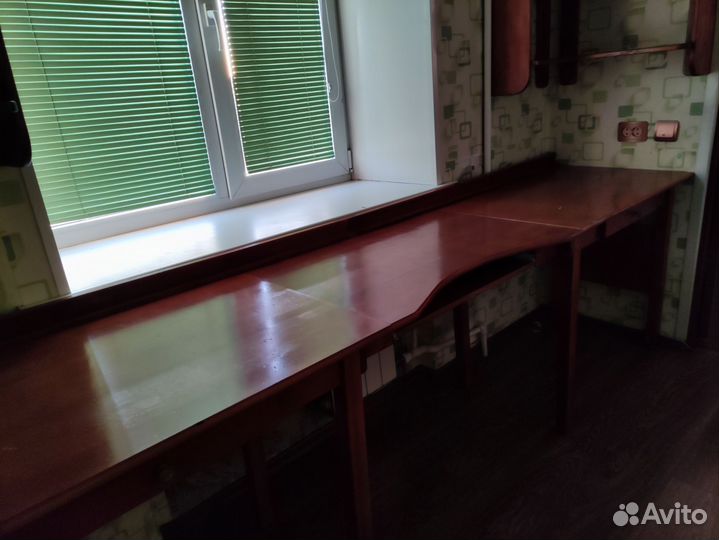 Школьный уголок