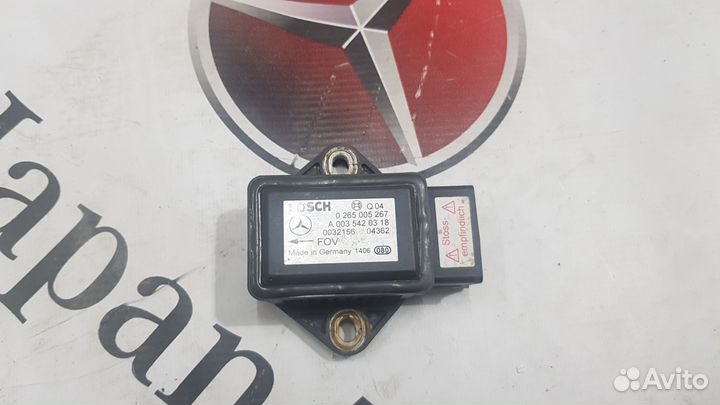 Датчик ускорения Mercedes A0035420318