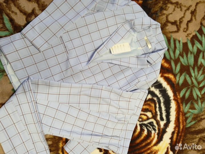 Брючный костюм