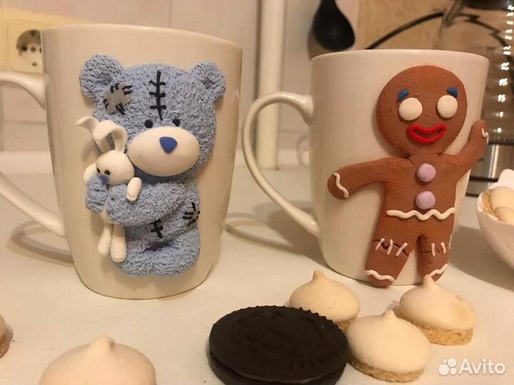 Кружка с декорацией из полимерной глины