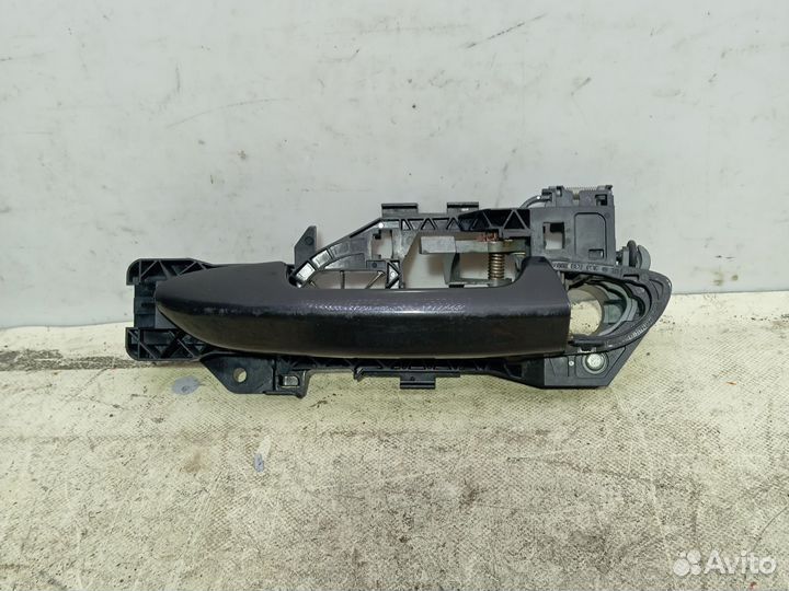 Ручка передняя левая Volkswagen Passat B6