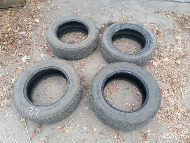 Bridgestone Blizzak DM-V3 215/65 R16