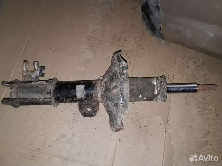 Передние амортизаторы Chevrolet Lacetti