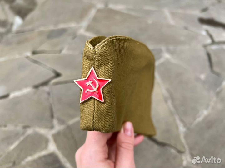 Пилотки со значком