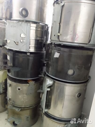 Много баков для стиральных машин