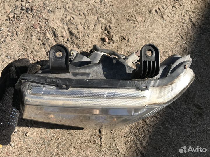 Фара левая ксенон Nissan Pathfinder R51 2005-2010
