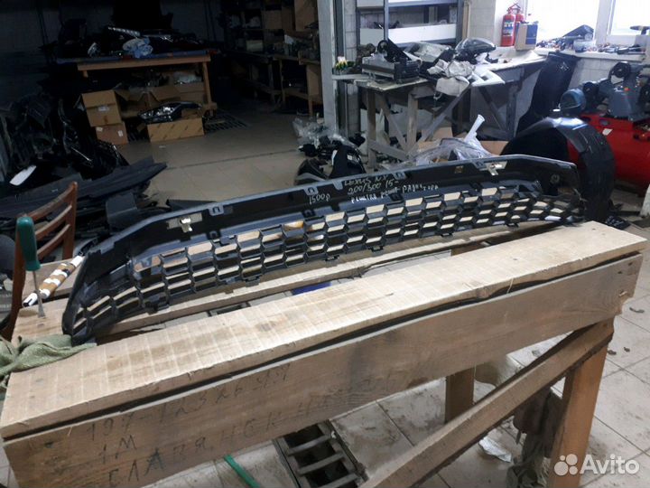 Решетка бампера Lexus NX