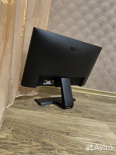 Монитор - Benq 22 VA 1920x1080
