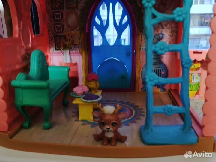 Домик энчантималс (олень в комплекте, но без куклы