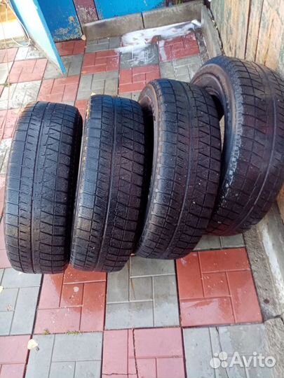 Bridgestone Blizzak Ice 215/65 R16