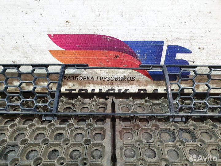 Решетка радиатора нижняя Scania 6-series