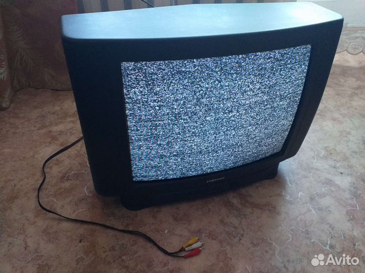 Телевизор + пульт