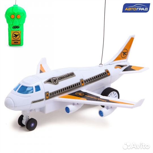 Самолет на радиоуправлении «Лайнер»