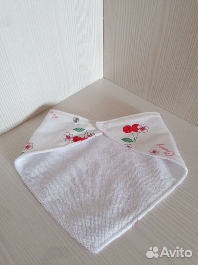 Слюнявчик, нагрудник новый