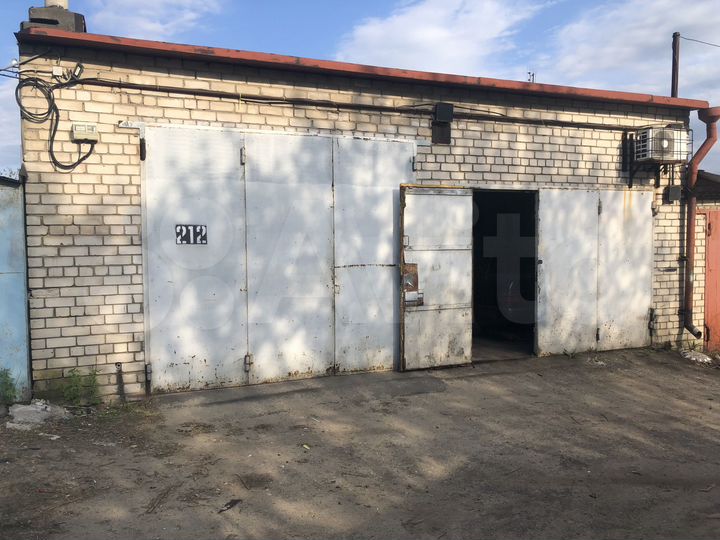 Гараж, > 30 м²