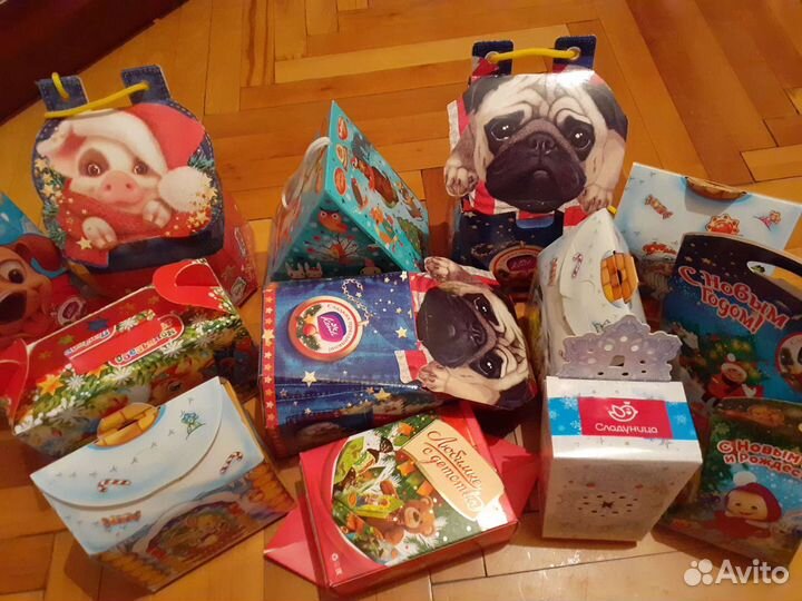 Коробка подарочная новогодняя
