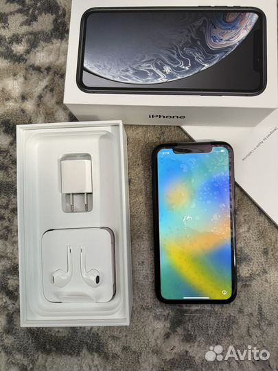 iPhone Xr, 64 ГБ