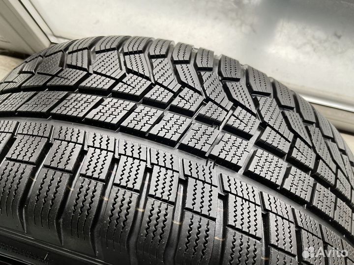 Hankook Winter I'Cept Evo2 W320A SUV 285/30 R22