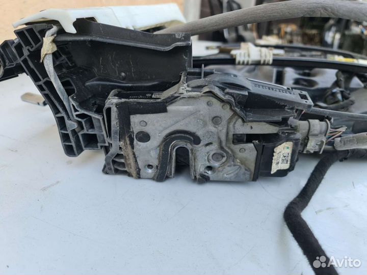 Замок с доводчиком Mercedes W222