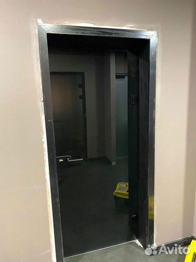 Дверь стеклянная межкомнатная