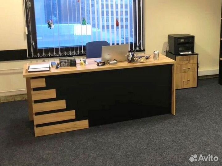 Стол в кабинет, офисная мебель под ключ
