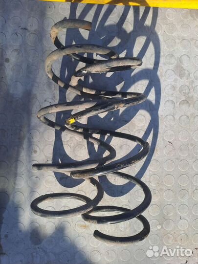 Передние пружины Тойота Аурис