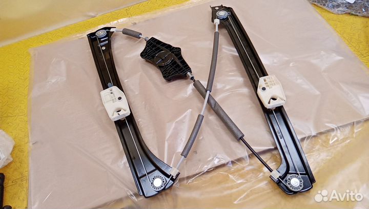 Стеклоподъемник передний правый Kodiaq