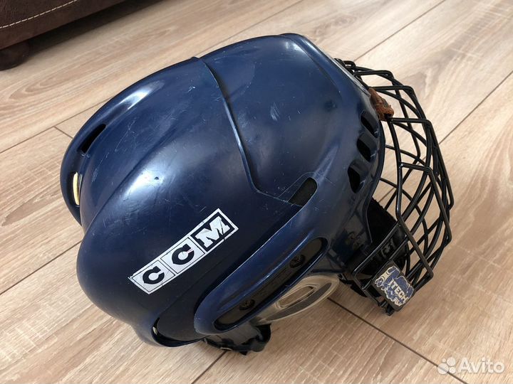Хоккейный шлем
