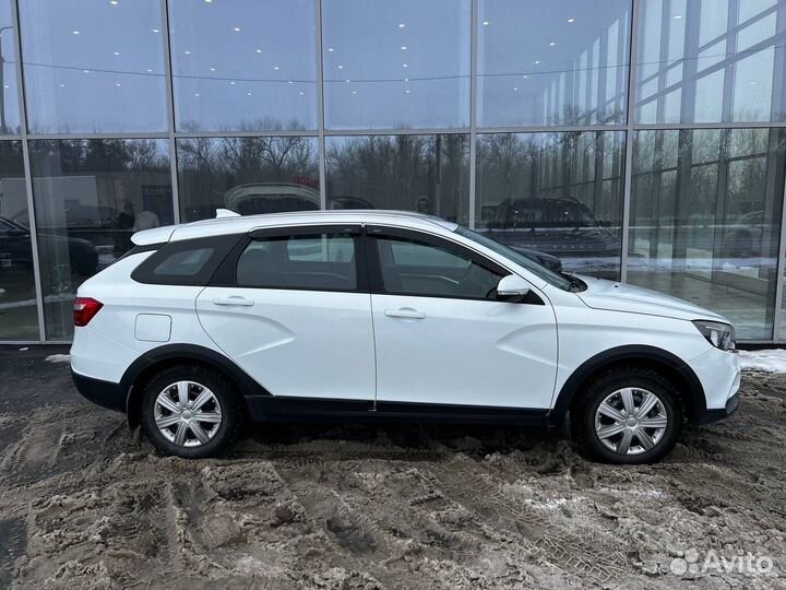 LADA Vesta 1.8 МТ, 2021, 33 000 км
