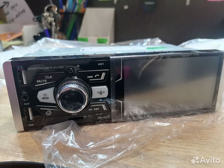 Card radio player with fixed panel (fm, usb)