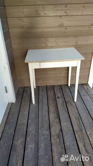 Два стола, стулья винтаж и рамки для картин