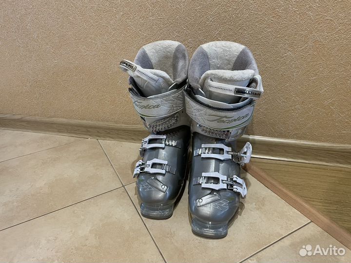 Горнолыжные ботинки