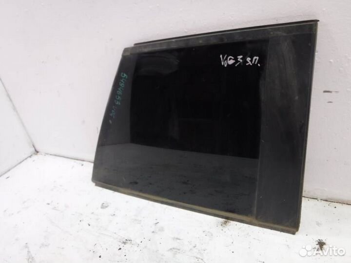 Стекло заднего правого крыла