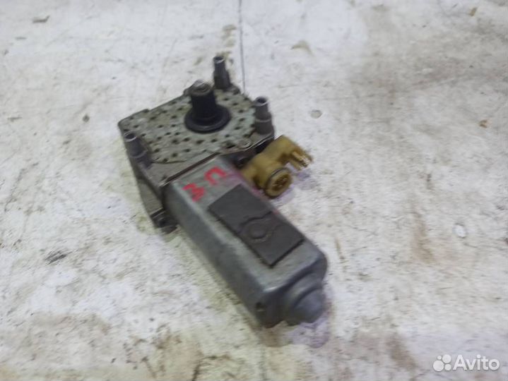 Моторчик заднего правого стеклоподъемника 01308215