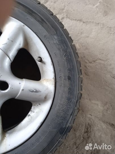 Avatyre Freeze 215/60 R16