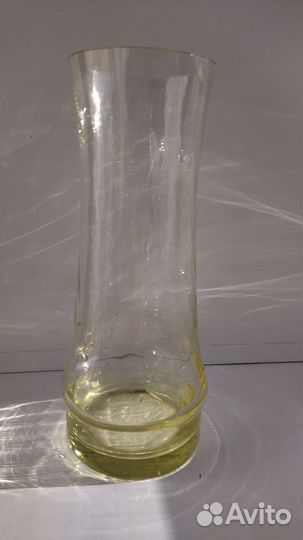 Ваза для цветов. Ваза из цветного стекла