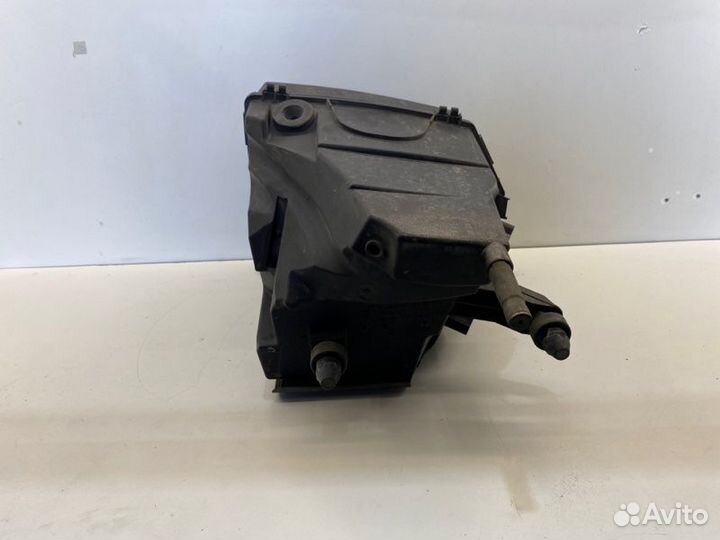 Корпус воздушного фильтра Audi A6 C6 2.0 2008