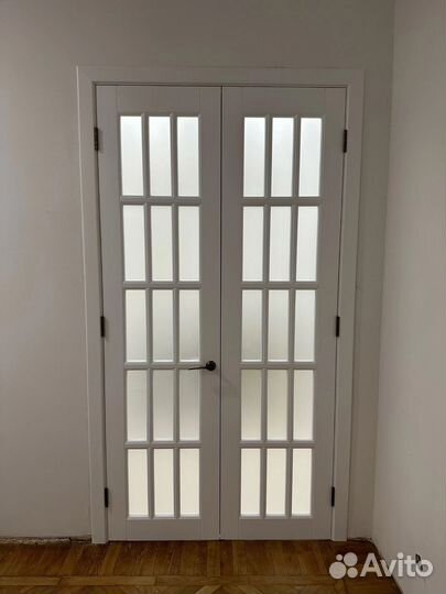 Классическая дверь решетка