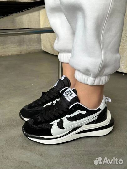 Кроссовки Nike 39 новые