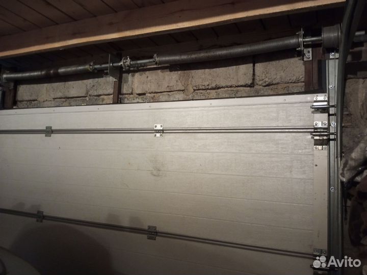 Ворота гаражные секционные б/у