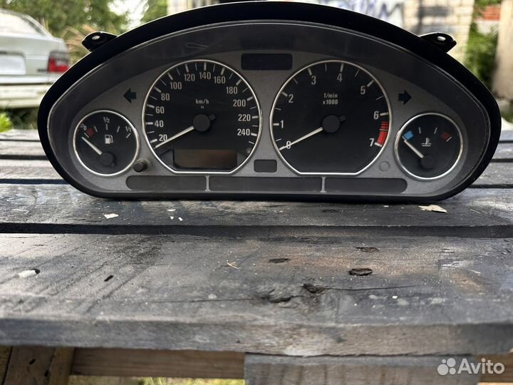 Приборная панель BMW E36 compact 323