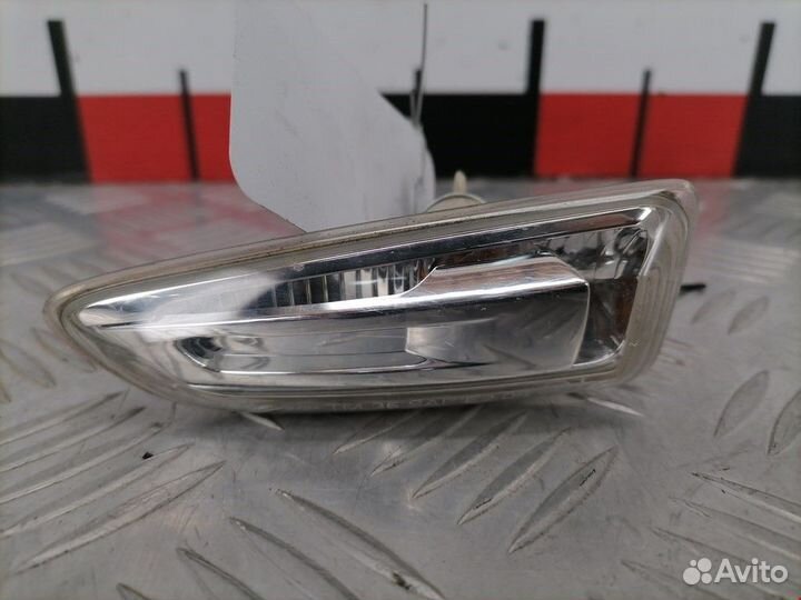 Повторитель передний левый Opel Astra 13273103