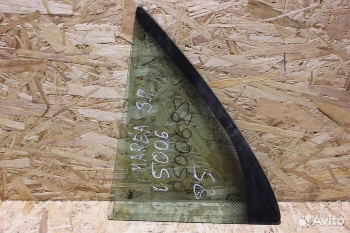 Стекло двери задней правой форточка Fiat Marea 199