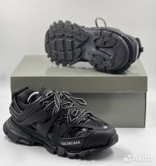 Balenciaga track