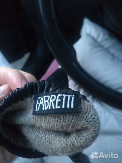 Укороченные перчатки кожаные женские Fabretti