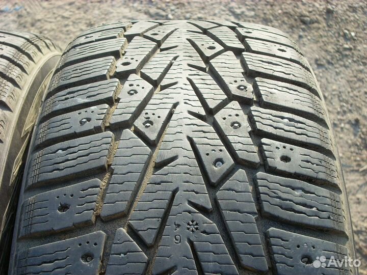 Nokian Tyres Hakkapeliitta 7 215/65 R16 102T