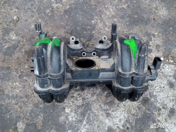 Коллектор впускной VW Polo 6N 1.4 i