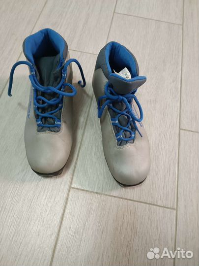 Лыжные ботинки