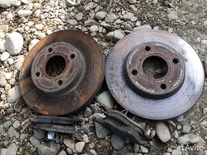 Передние тормозные диски с колодками Ford Fusion