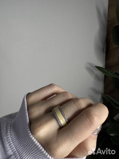 Оригинальное кольцо Pandora с эмалью